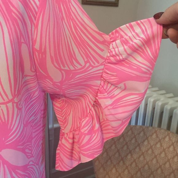 Lilly Pulitzer top 🌴 - Picture 3 of 6